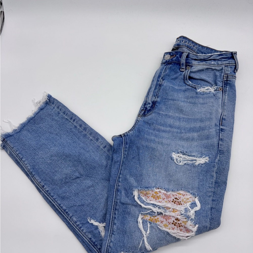 American Eagle Light‎ Blue Distressed Straight Mom Jeans, 8 reg